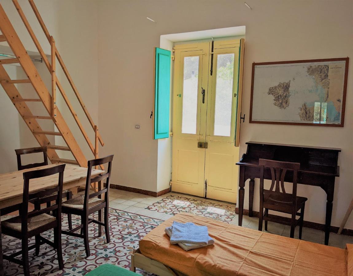 Bed and Breakfast Cala Vinagra House Carloforte  Exterior foto
