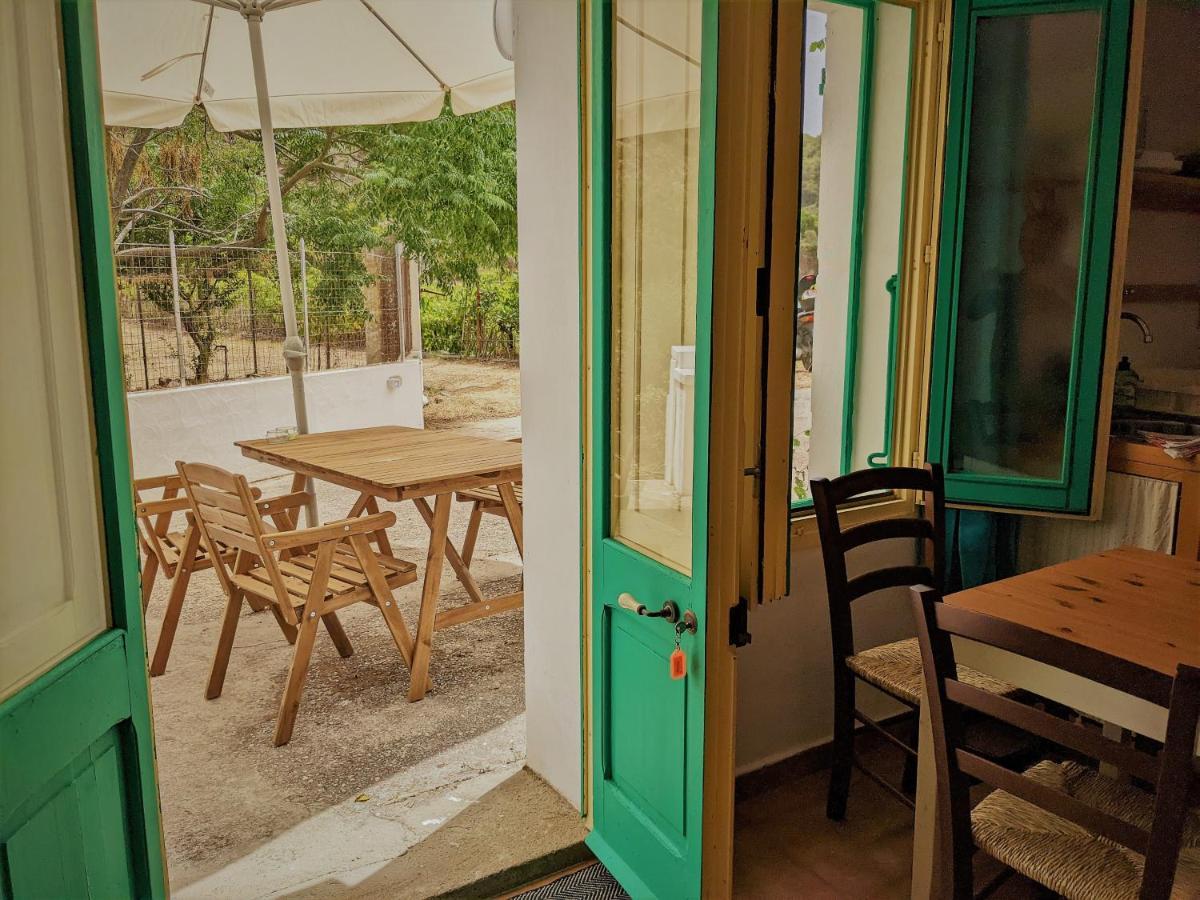 Bed and Breakfast Cala Vinagra House Carloforte  Exterior foto