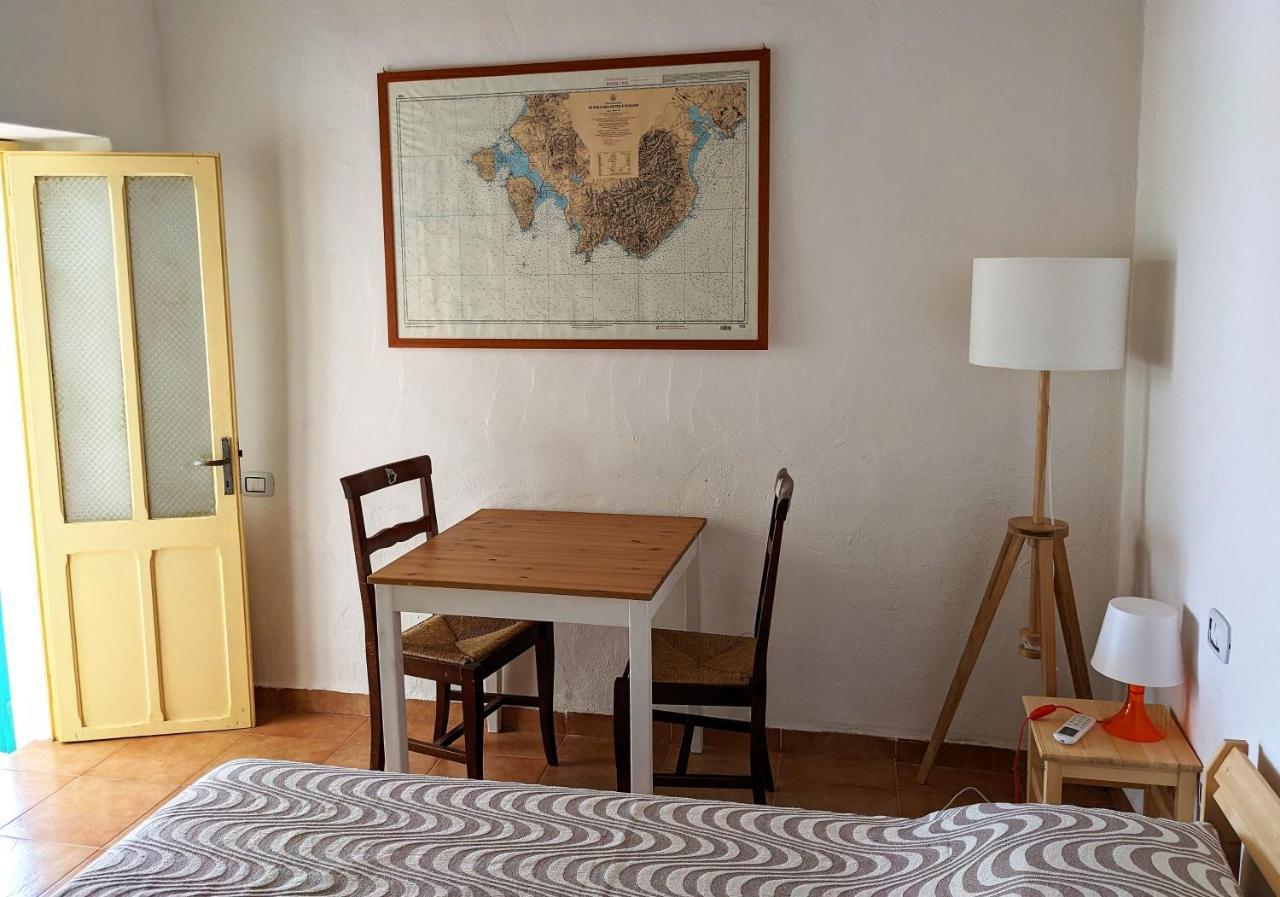 Bed and Breakfast Cala Vinagra House Carloforte  Exterior foto