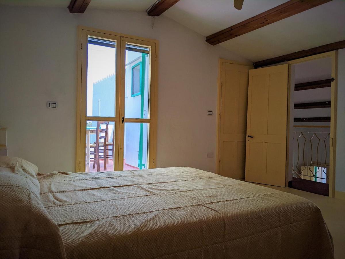 Bed and Breakfast Cala Vinagra House Carloforte  Exterior foto