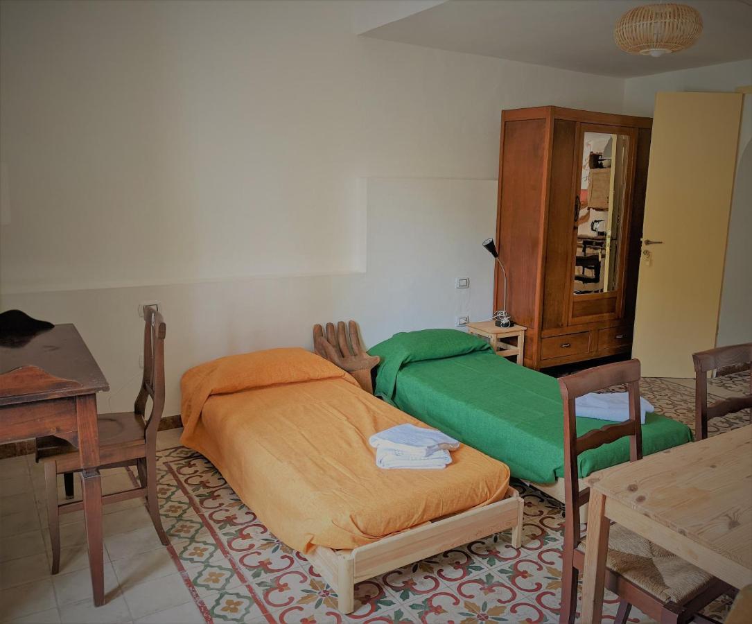 Bed and Breakfast Cala Vinagra House Carloforte  Exterior foto