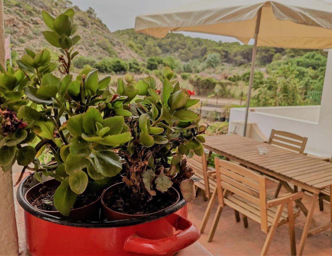 Bed and Breakfast Cala Vinagra House Carloforte  Exterior foto